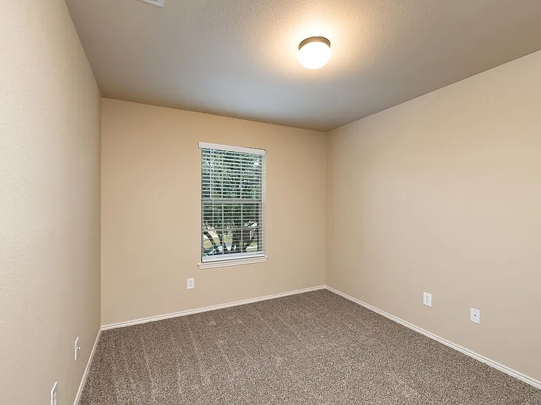 365 Orbit Dr — Photo 18