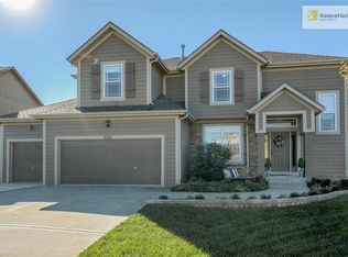 2375 W Fredrickson Dr, Olathe, KS 66061