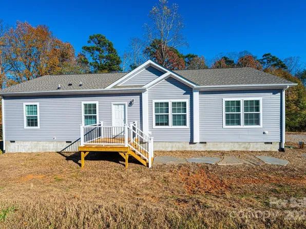 445 32nd St, Hickory, NC 28602