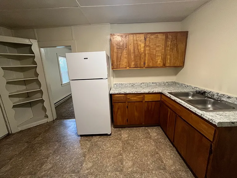 1034 State St — Photo 12