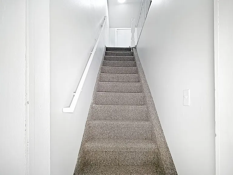 7 King St — Photo 15