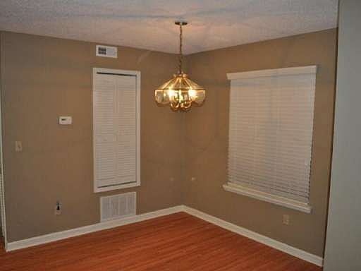 5th image of 1114 Sandy Lane Dr