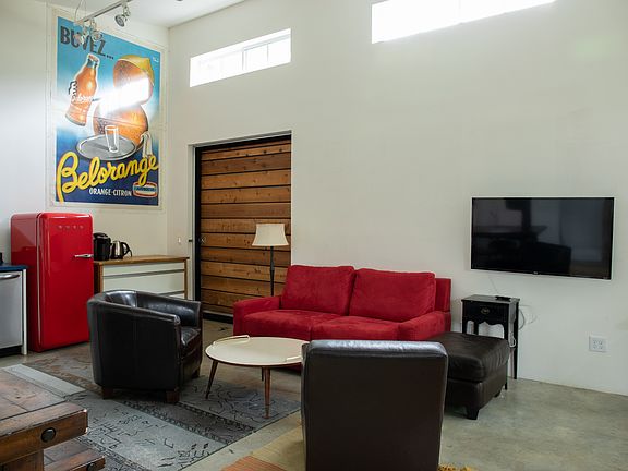 5th image of 227 Carden Ave #B