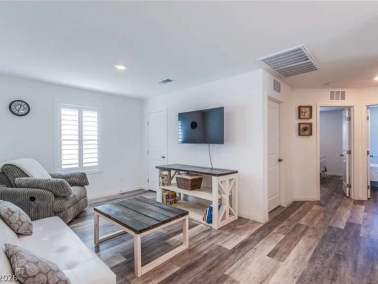 7712 Lush Oasis Ave — Photo 14