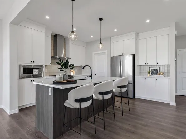 533 E Sawgrass Grn NW, Airdrie, AB T4B 5V2