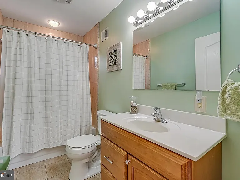 8651 Cromwell Dr — Photo 22