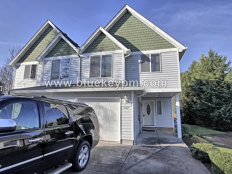 3807 NW Fletcher Ct — Photo 10