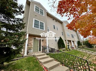 332 Saint Albans St N, Saint Paul, MN 55104