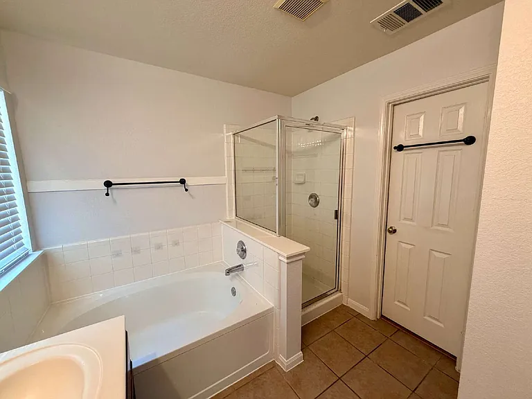 1517 Hawk Dr — Photo 14