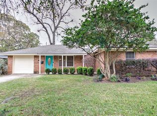 2210 Gardenia Dr, Houston, TX 77018