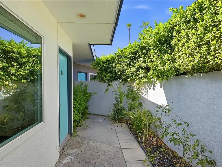 2080 S. Camino Real — Photo 24
