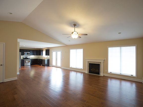 3rd image of 617 Orchard Ave