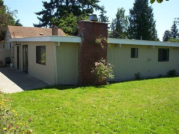 4th image of 11733 17th Ave NE
