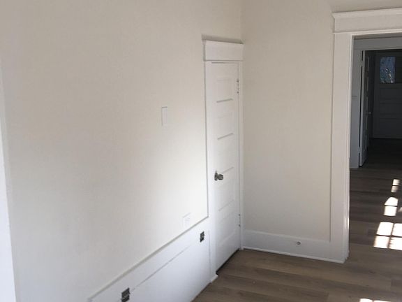 3rd image of 1537 W 12th St #1537
