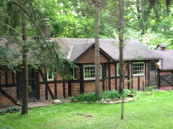 7511 Chagrin Rd #1, Chagrin Falls, OH 44023