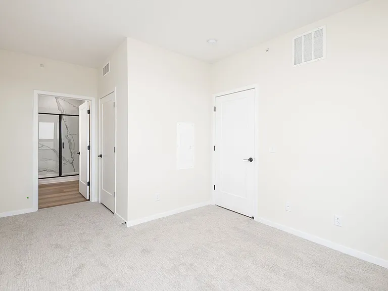 The Uptown Apartments — Photo 5