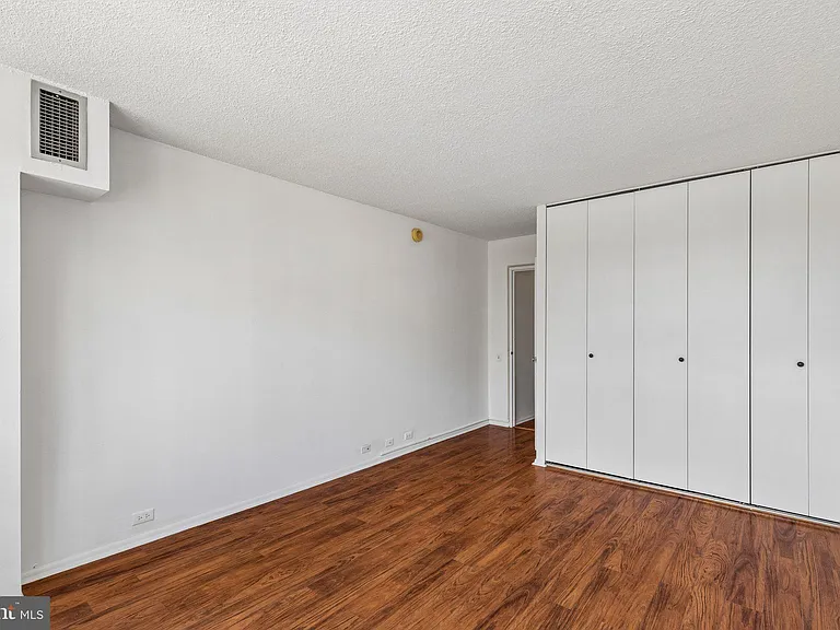 1326 Spruce St #42-1901 — Photo 17