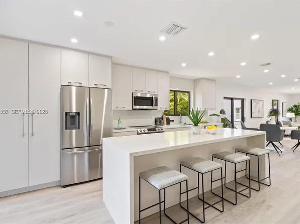 222 SW 3rd Ter, Dania Beach, FL 33004