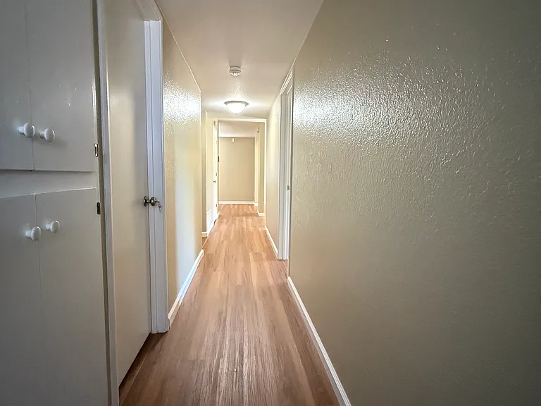 2041 Robin Dr — Photo 10