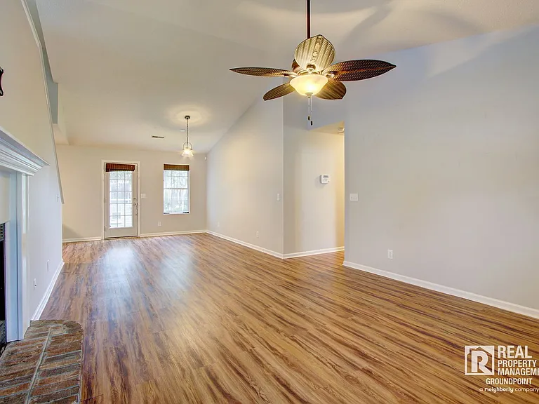 140 Evergreen Magnolia Ave — Photo 3