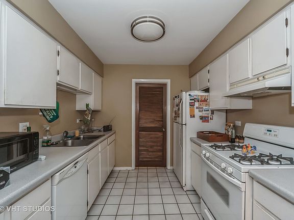2nd image of 1342 Barclay Ln Unit 1342
