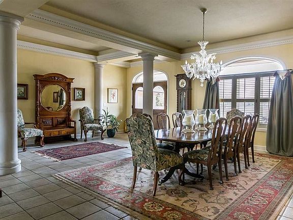 3rd image of 3601 Northlake Ln