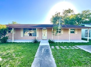 2610 Quarter Horse Dr, Beeville, TX 78102
