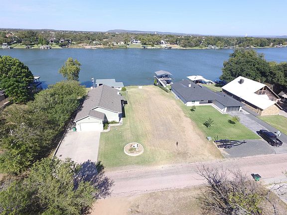 2nd image of 204 Mesquite Drive