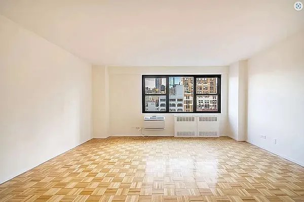 Rented by CitySites Real Estate Group | media 4