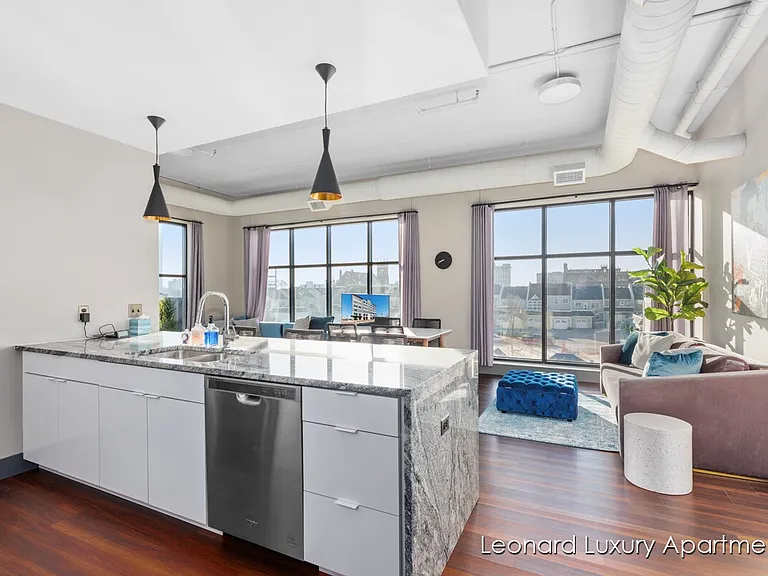 The Leonard Luxury Apartments — Photo 113
