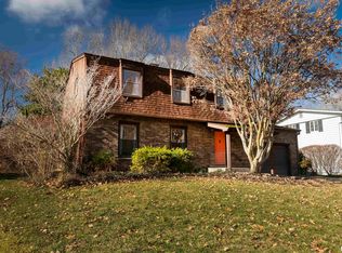 106 N Lark Ln, Carbondale, IL 62901