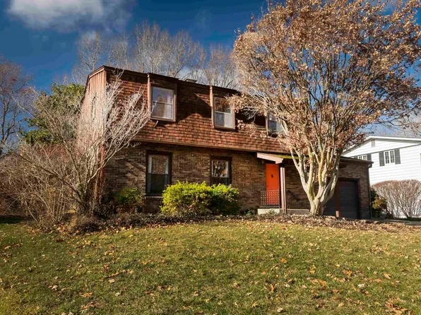 106 N Lark Ln, Carbondale, IL 62901