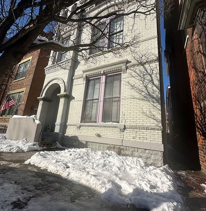 1st image of 326 W 8th St Unit 1