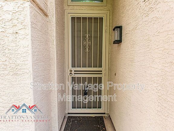 5th image of 981 N Florence Dr