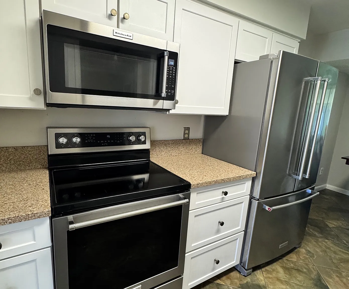3 bed, 1440 sqft, $2,500 — Photo 4