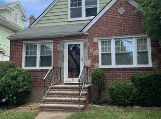 53 Florence St, Floral Park, NY 11001