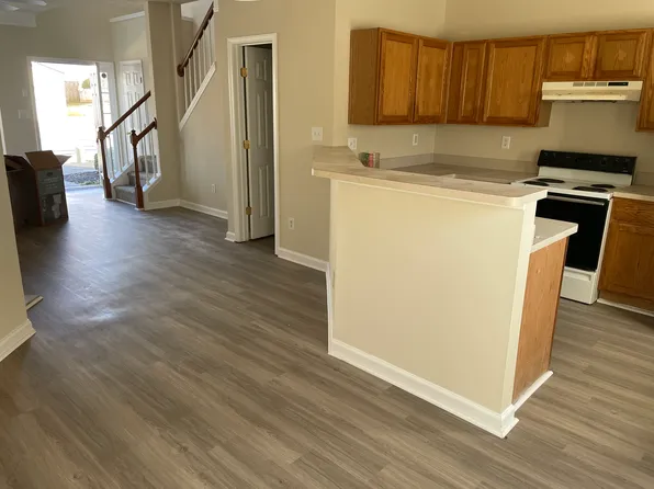 36 Hampton Dr, Cartersville, GA 30121