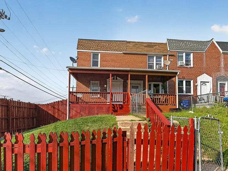 1901 Harman Ave — Photo 4