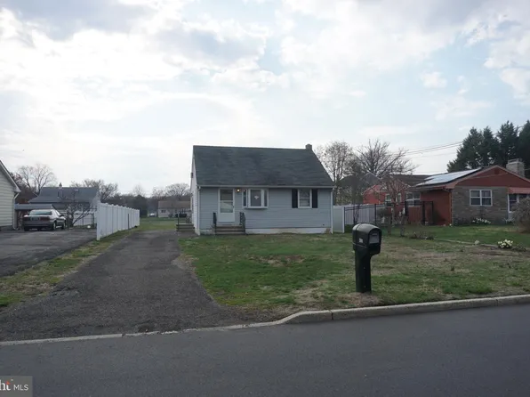 433 Sandalwood Ave, Hamilton, NJ 08619