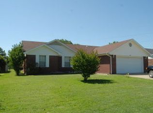 2004 S Tampa Ave, Russellville, AR 72802