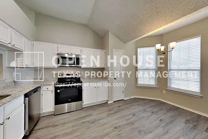 4207 Red Spruce Ln — Photo 7