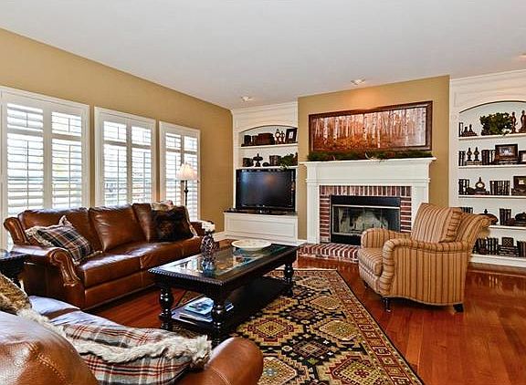 5th image of 327 Cypress Place Dr
