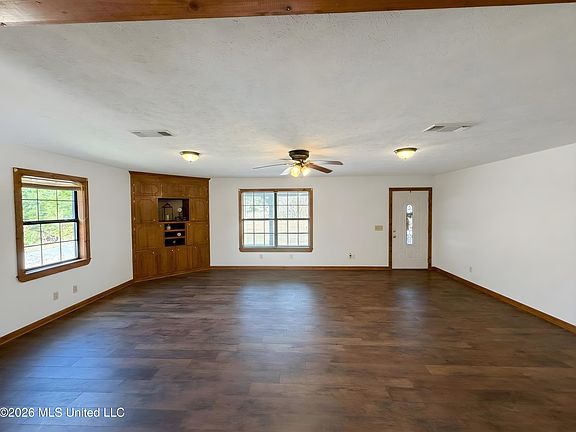 4th image of 2333 Comans Rd