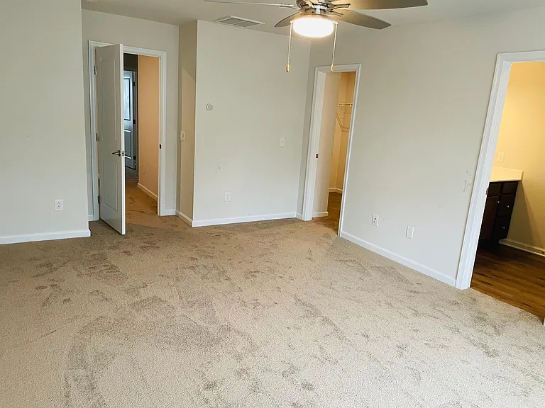 111 Roundtree Dr — Photo 7