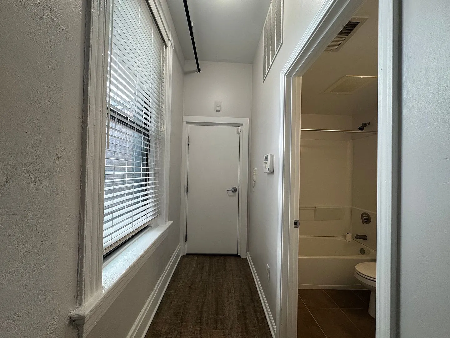 Walnut St. Apartments — Photo 4