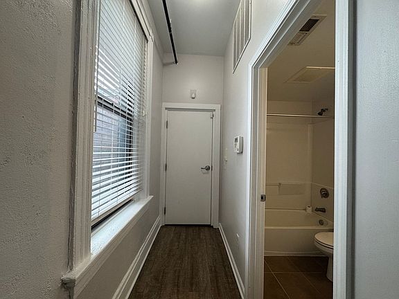 4th image of 1342 Walnut St APT 4