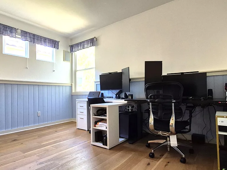 13945 Kerry Ln — Photo 17