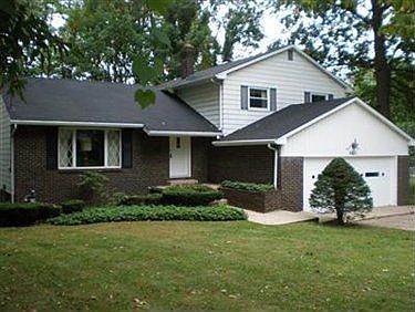 1st image of 2009 Chestnut Hill Dr