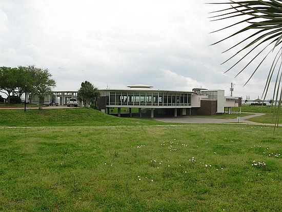 2nd image of 510 Circle Dr