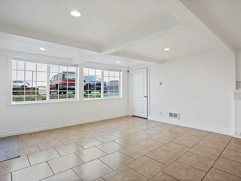 2136 Alki Ave SW #102 — Photo 5